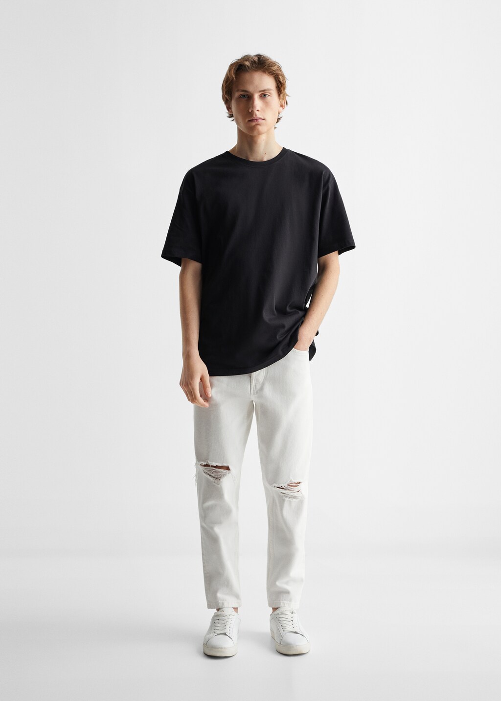 Ripped tapered-fit jeans - General plane