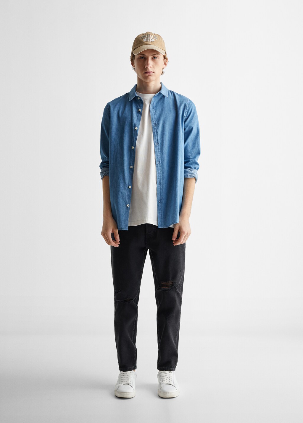 Ripped tapered-fit jeans - General plane