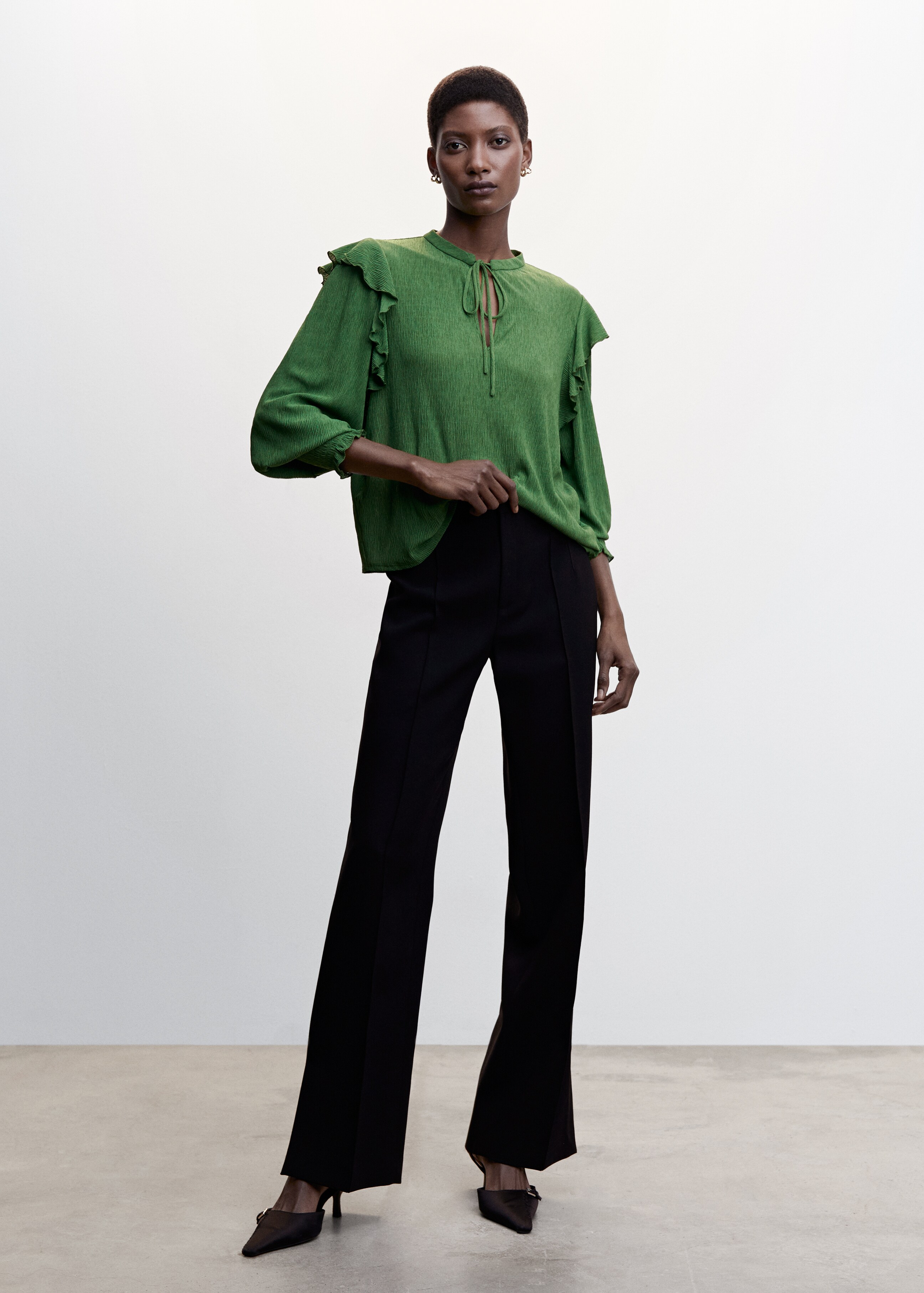 Textured ruffled blouse - General plane