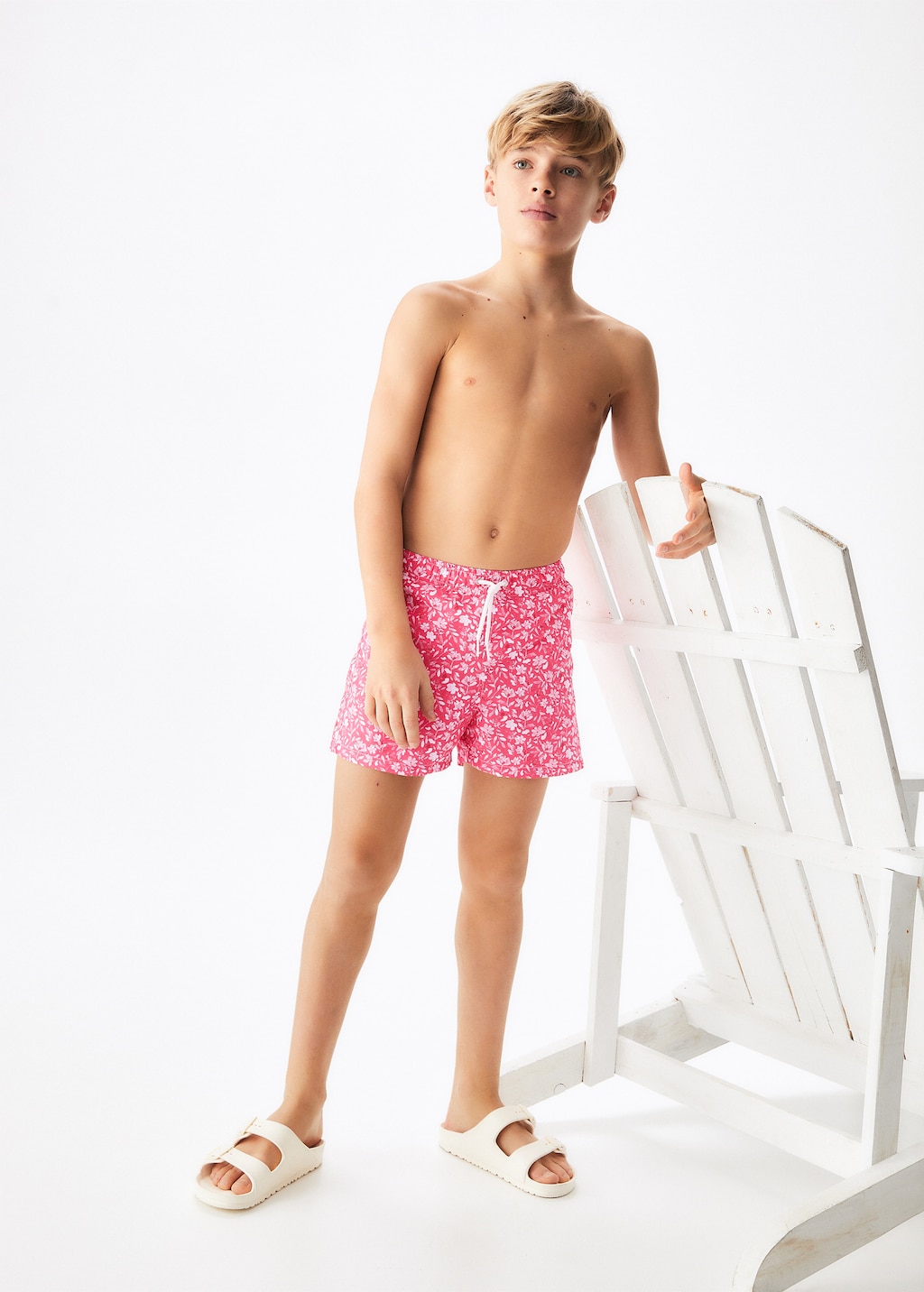 Floral-print swimming trunks - General plane