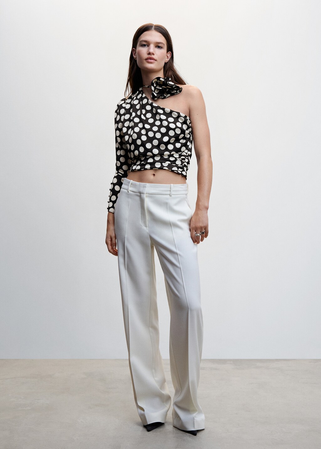 Polka-dot blouse with floral applique  - General plane