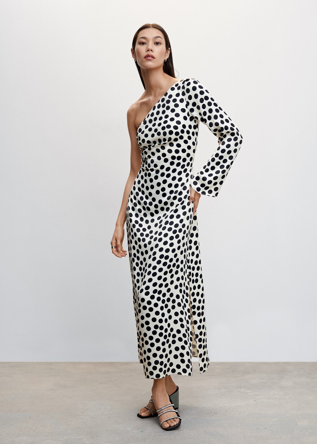 Polka-dot asymmetrical dress - General plane