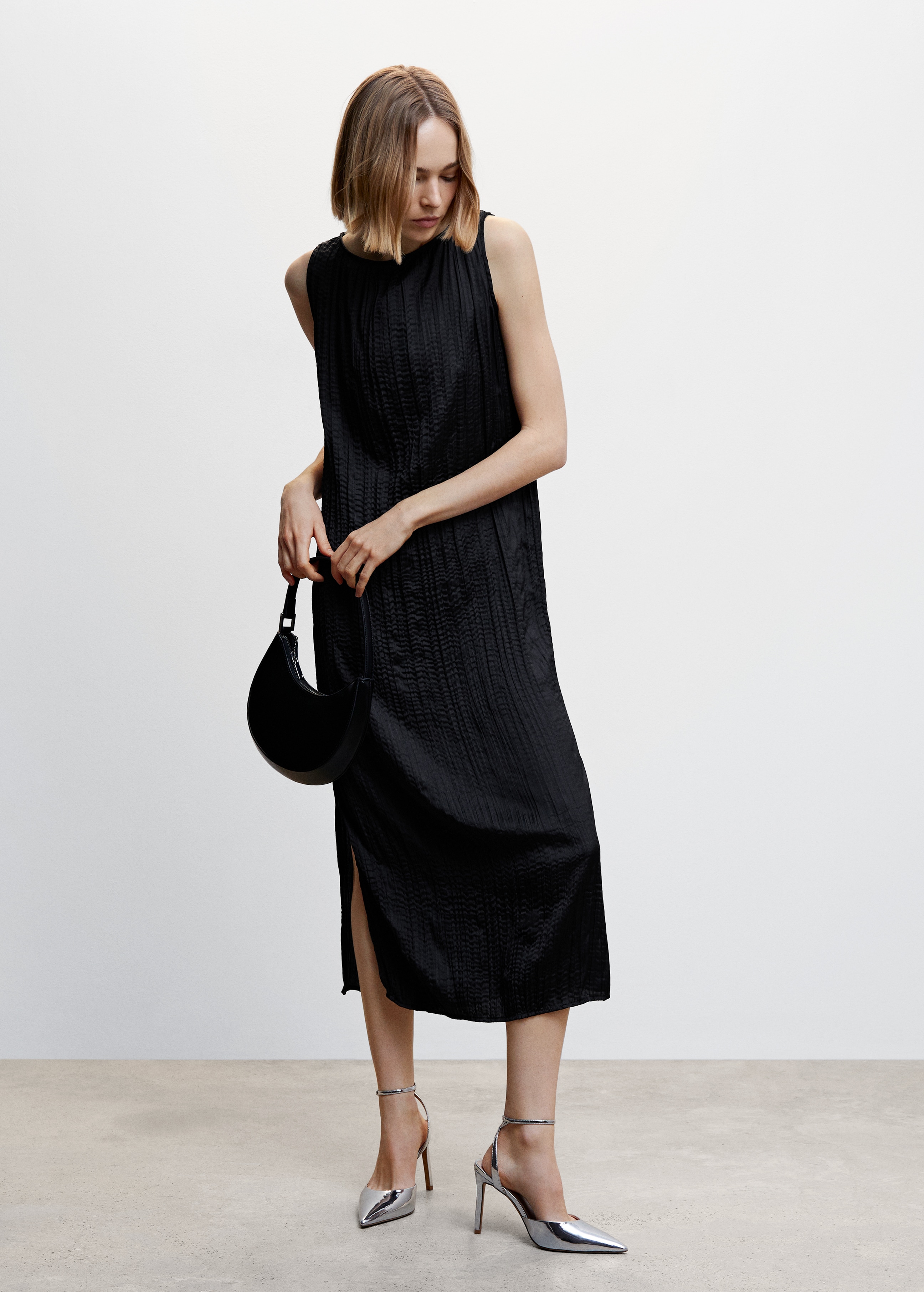 Black textured midi-dress - General plane