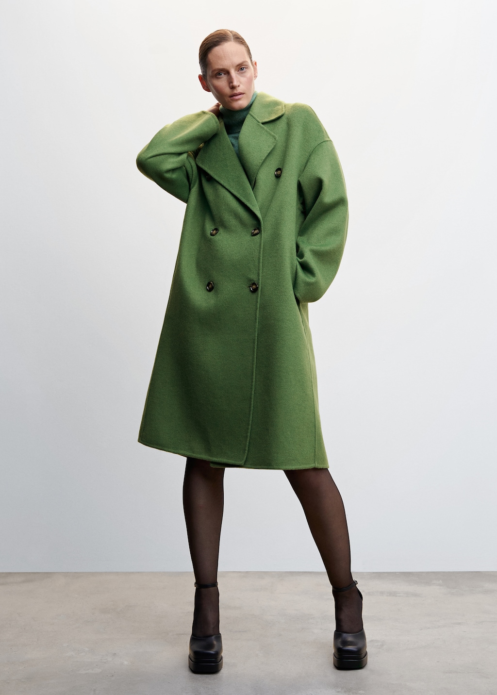 Handmade oversized wool coat - General plane