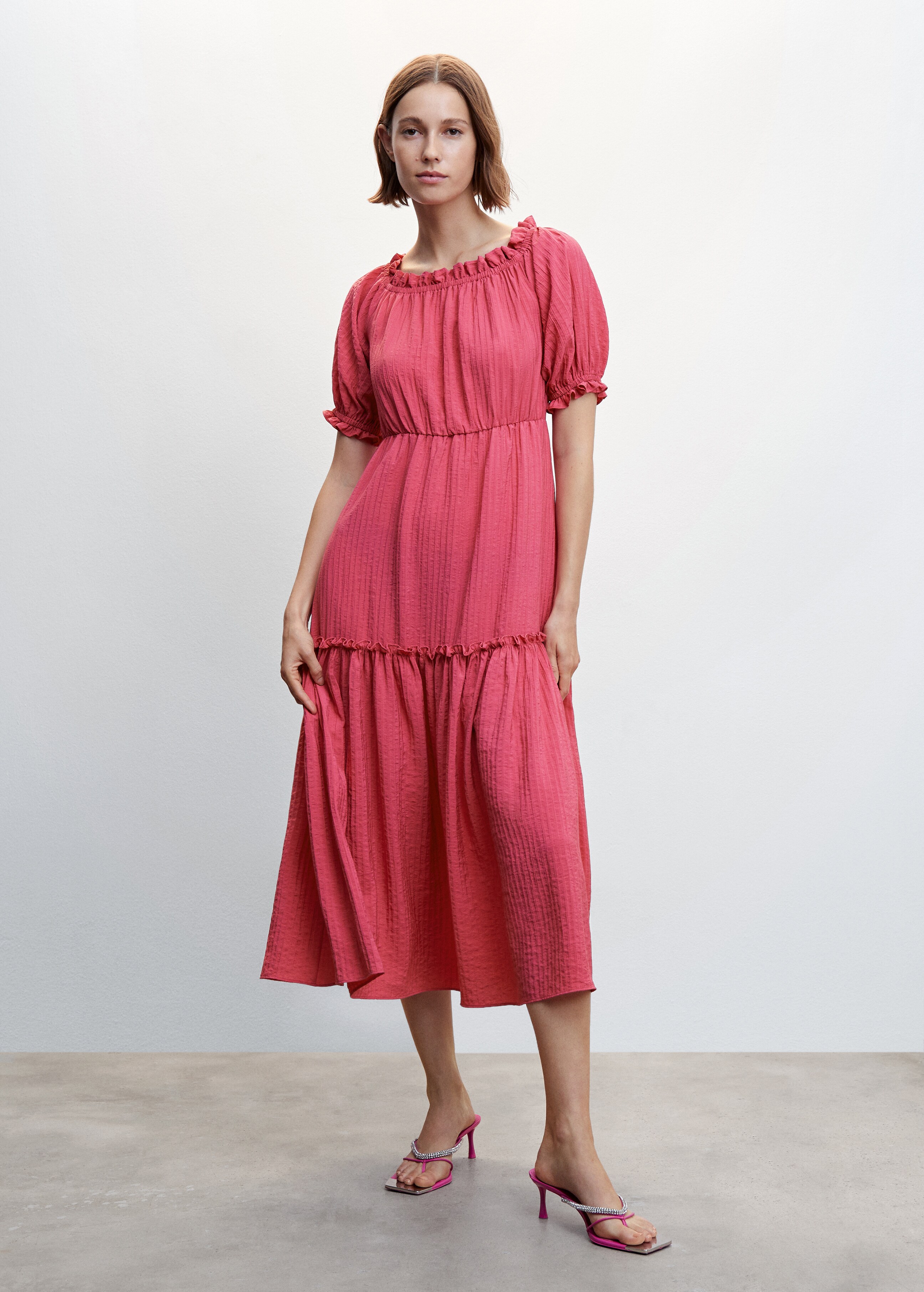 Puffed sleeves texture dress - General plane