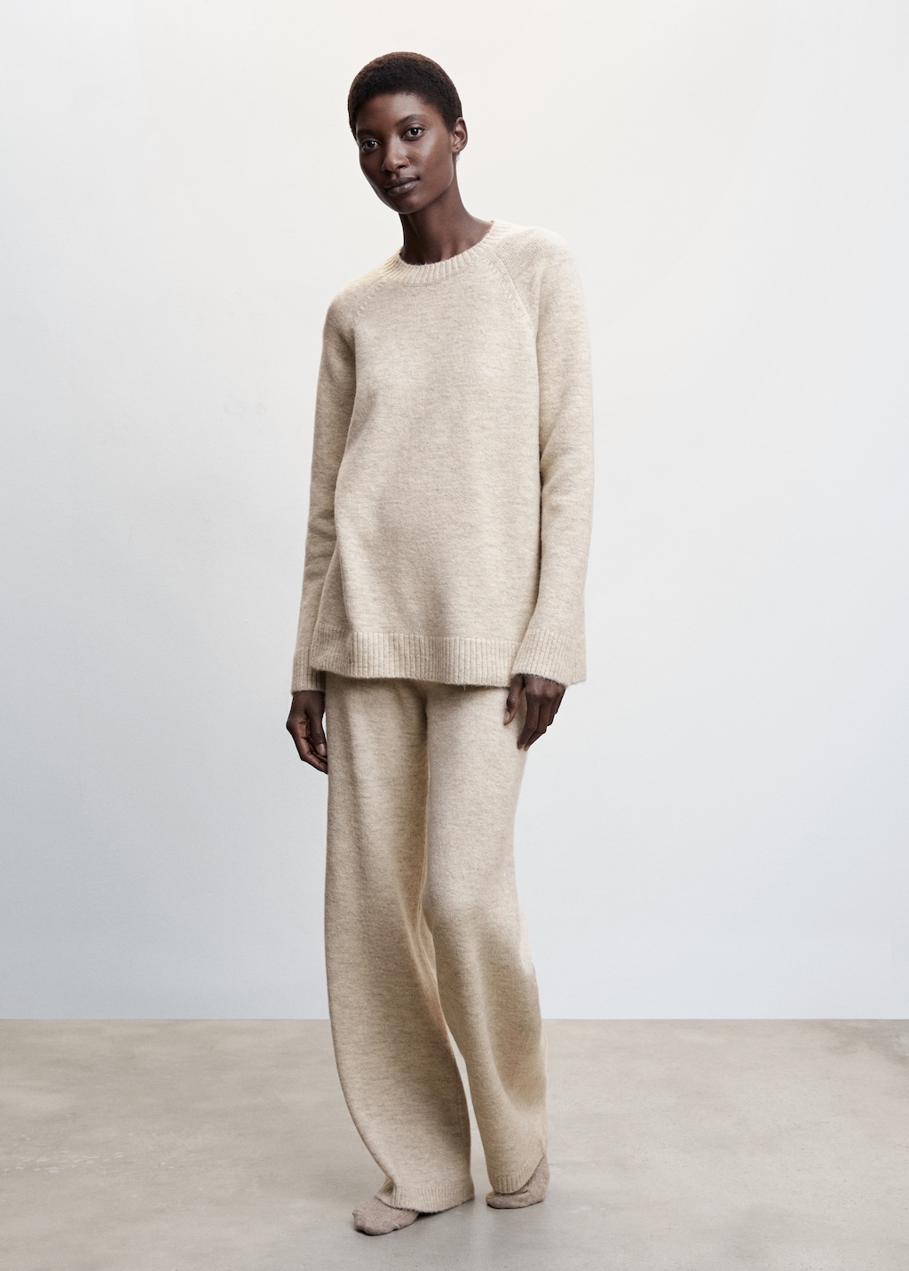 Oversize knit sweater - General plane