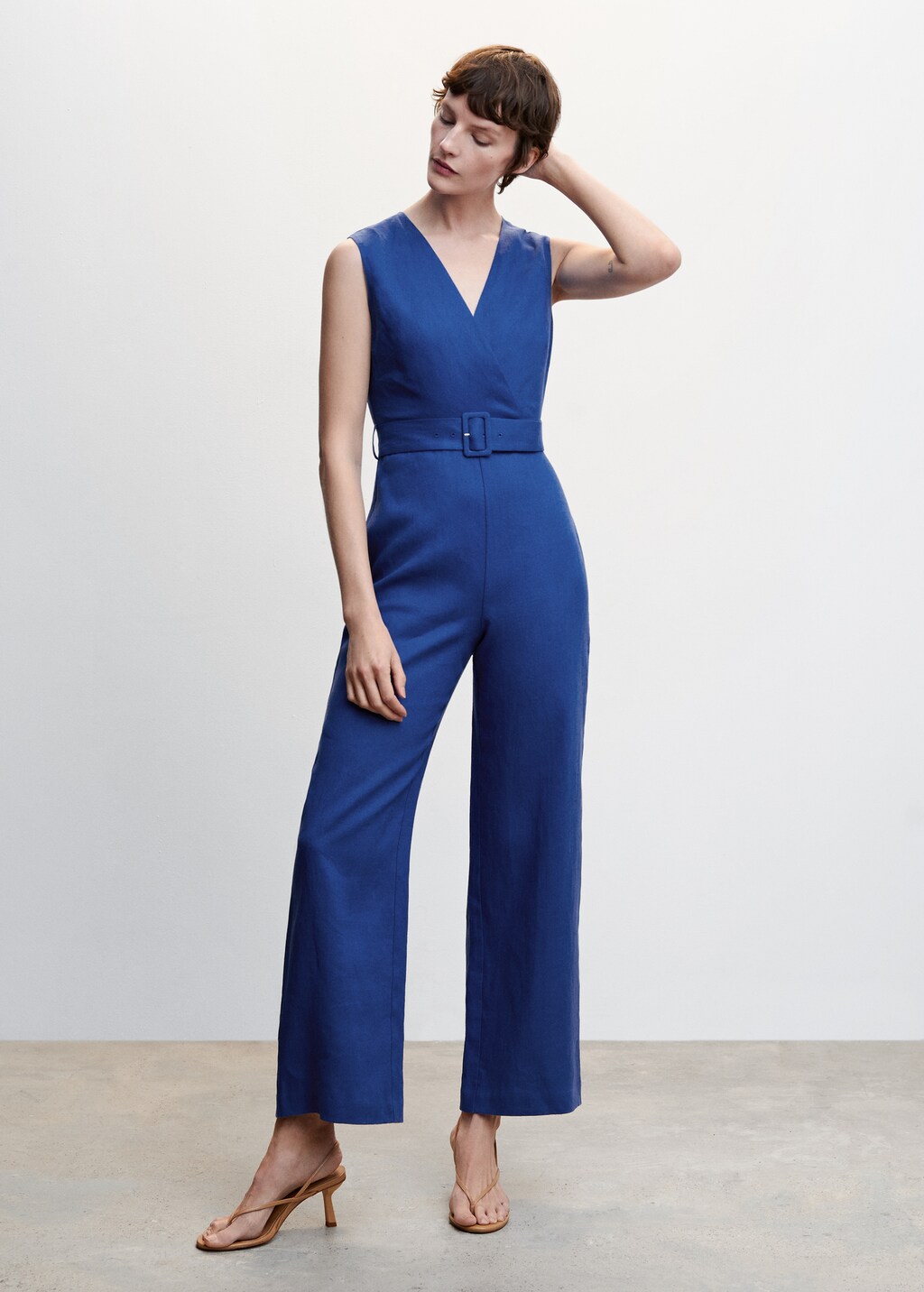 Linen jumpsuit with belt - General plane