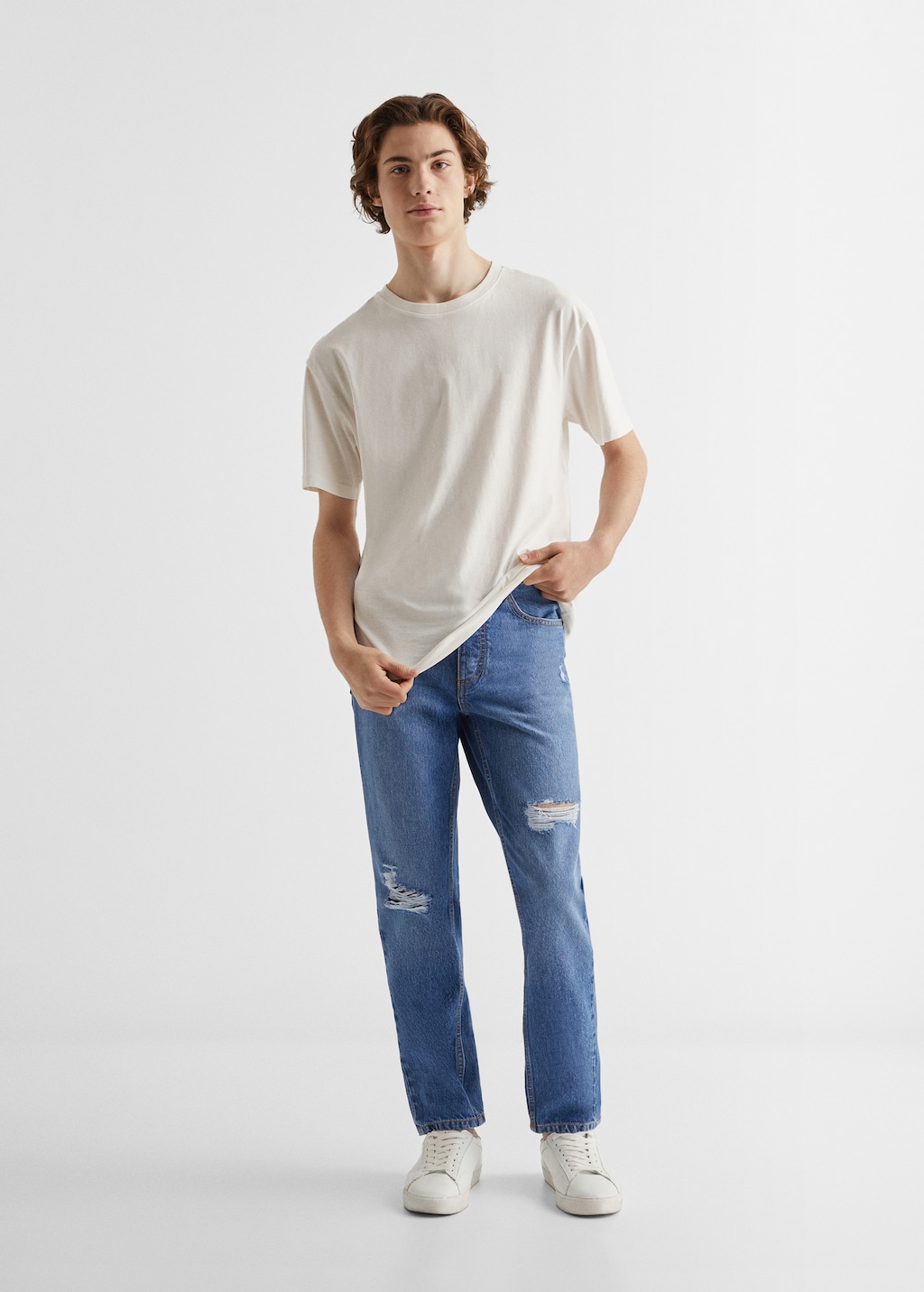 Regular Fit-Jeans mit Zierrissen - Allgemeine Ansicht