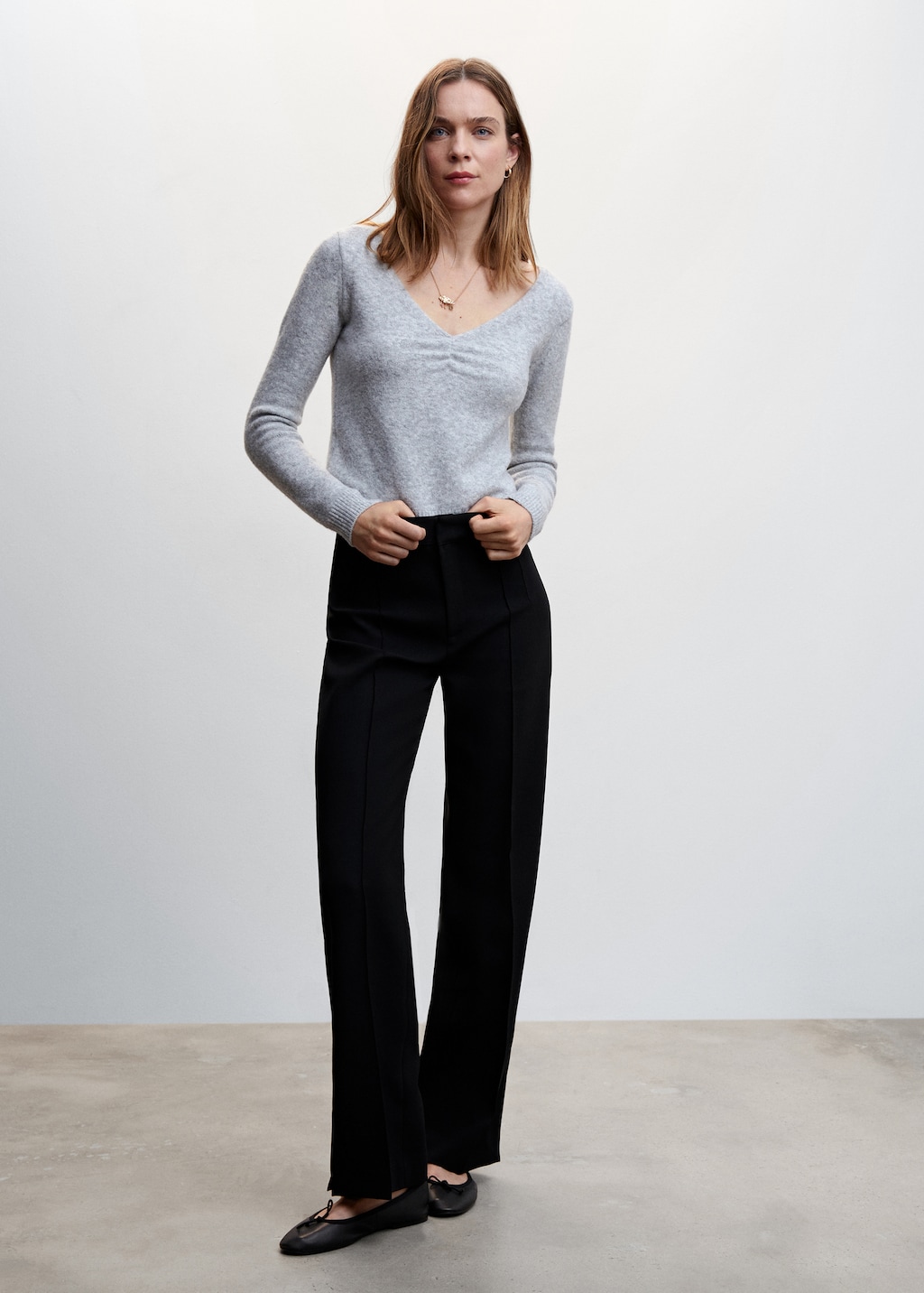 Straight trousers with openings - General plane