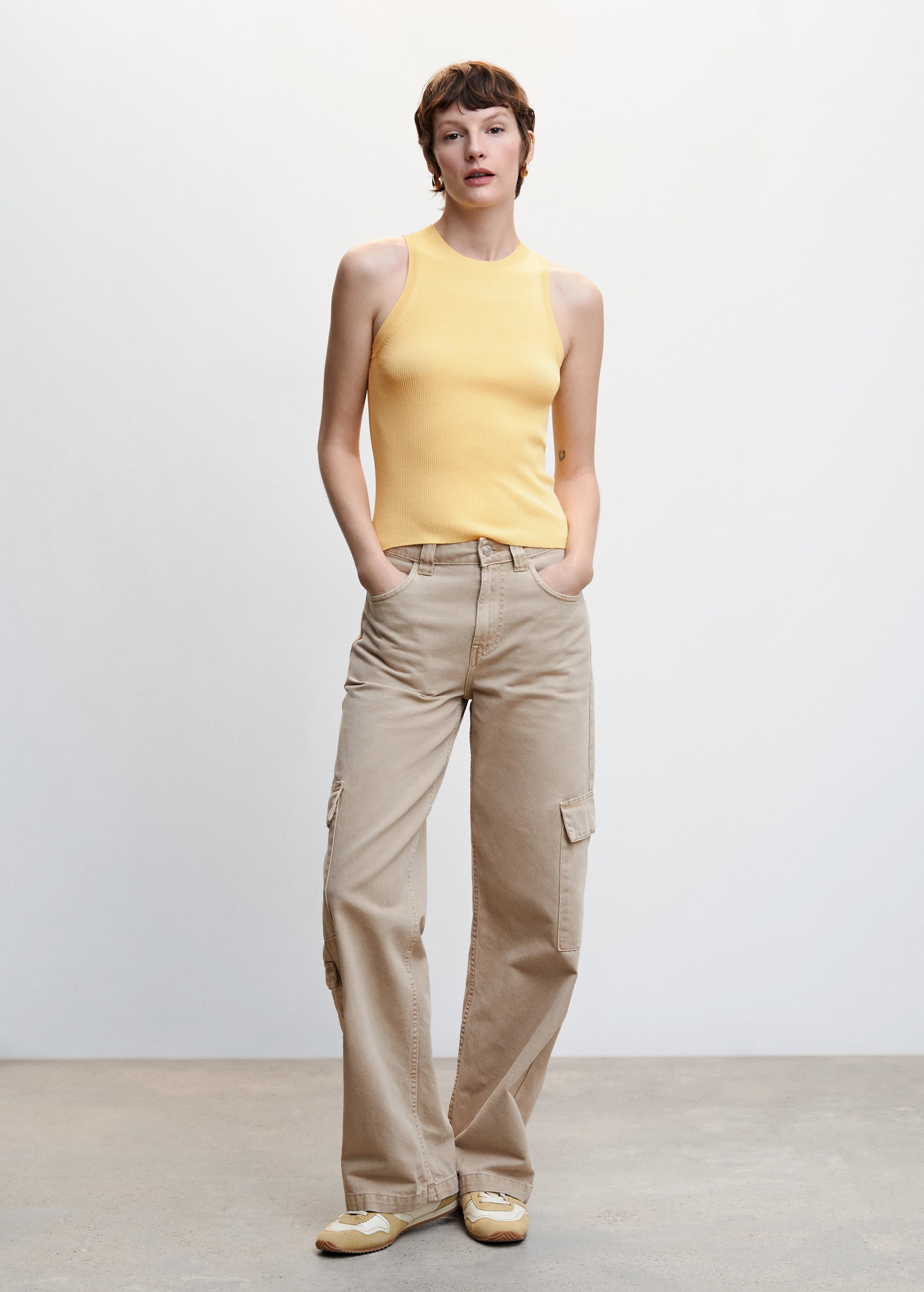 Knitted top with wide straps - General plane