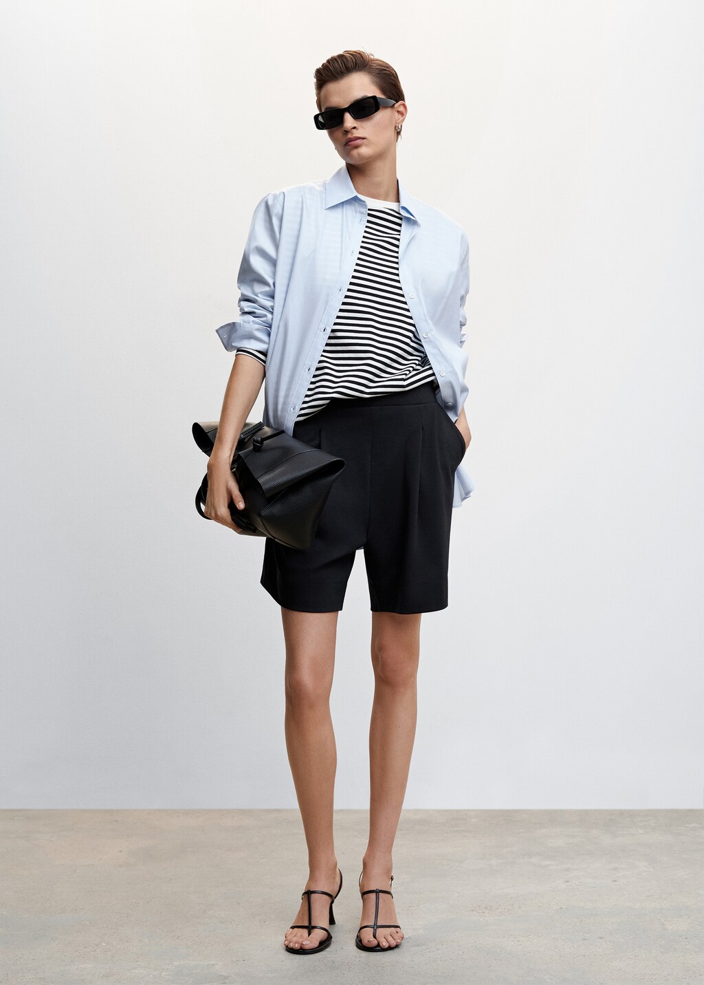 Pleated Bermuda shorts - General plane