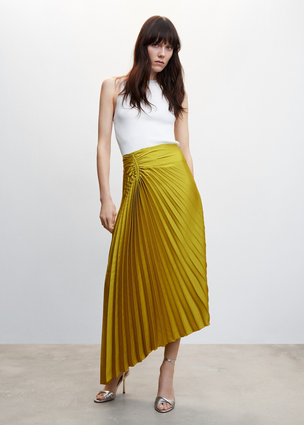 Pleated asymmetric skirt  - General plane