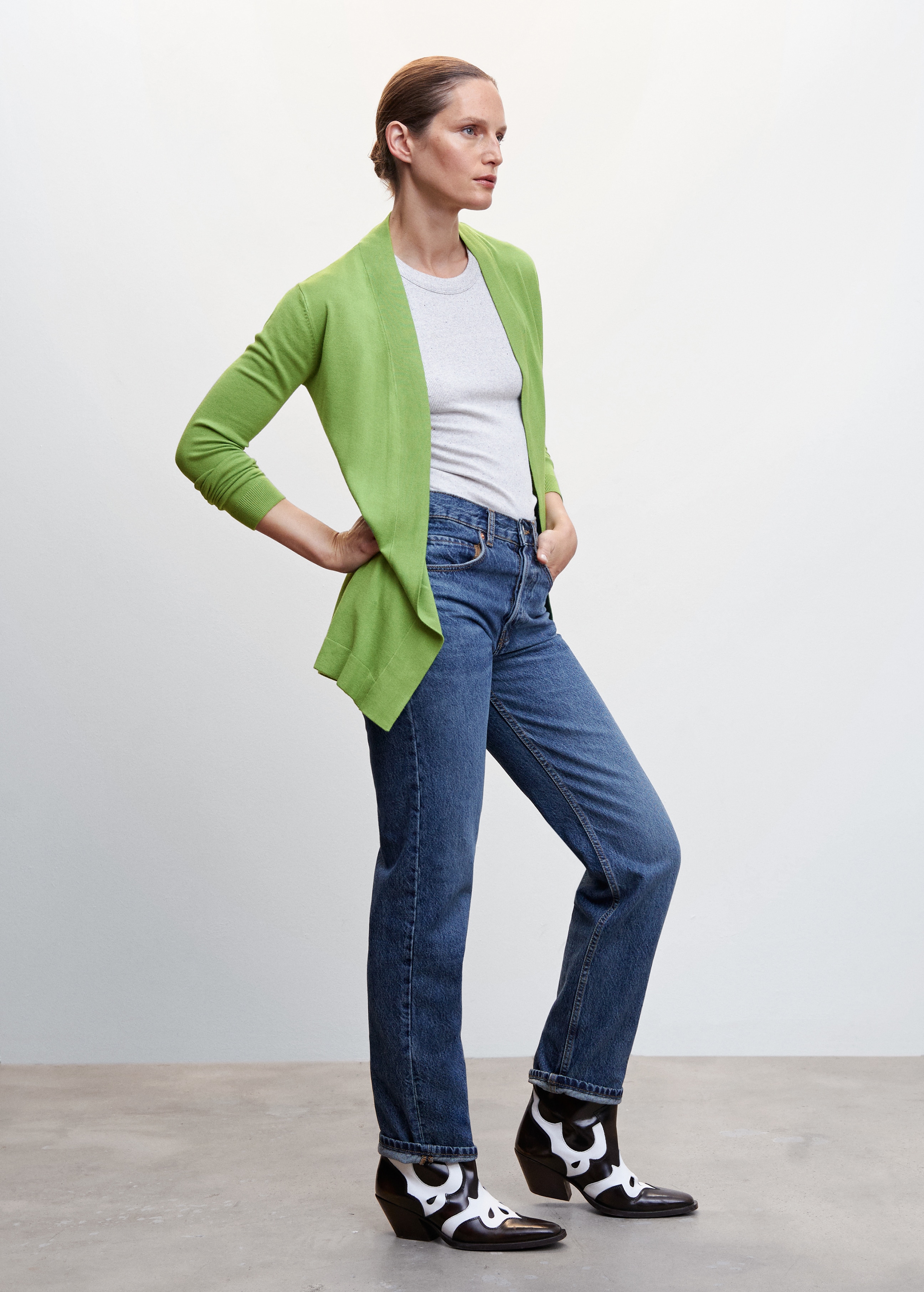 Fine-knit cardigan - General plane