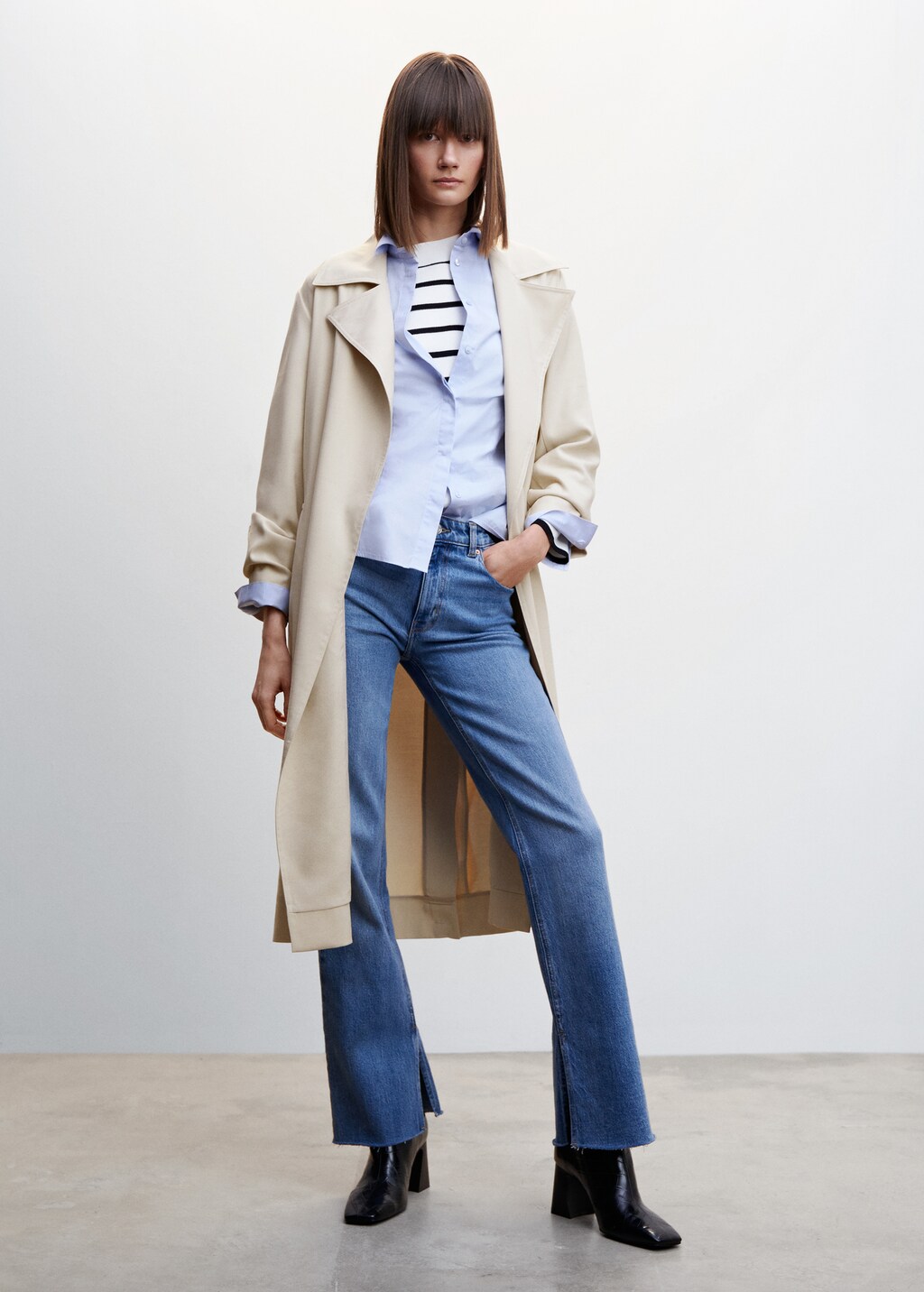 Flowy lapel trench - General plane