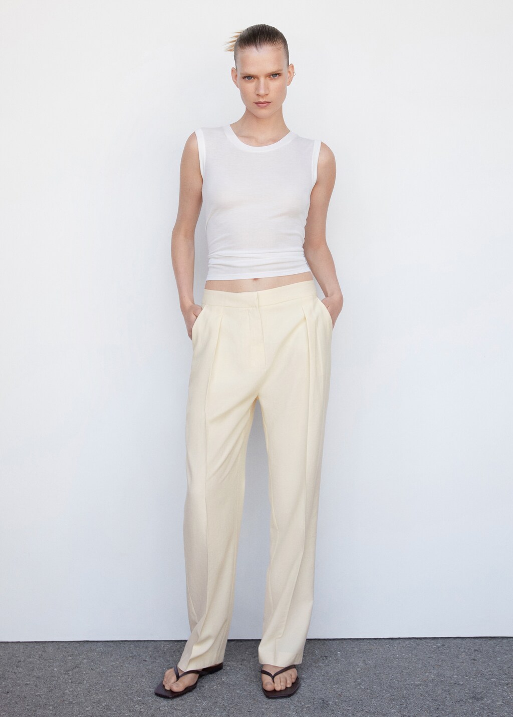 Pleated straight trousers - General plane