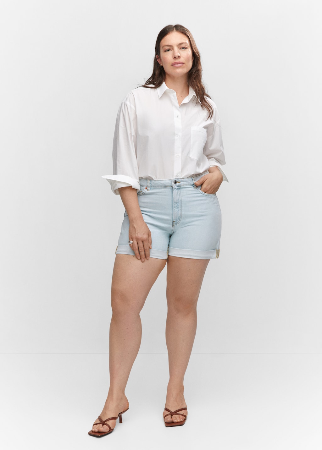 Mom-fit denim shorts - Details of the article 3