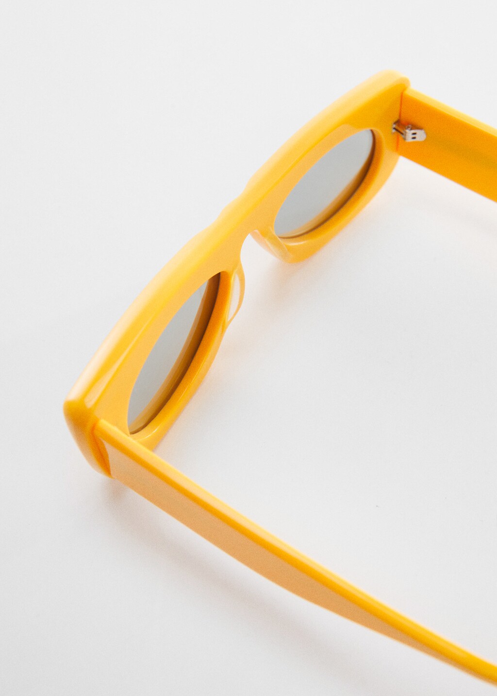 Sonnenbrille mit Volumen-Gestell - Detail des Artikels 1