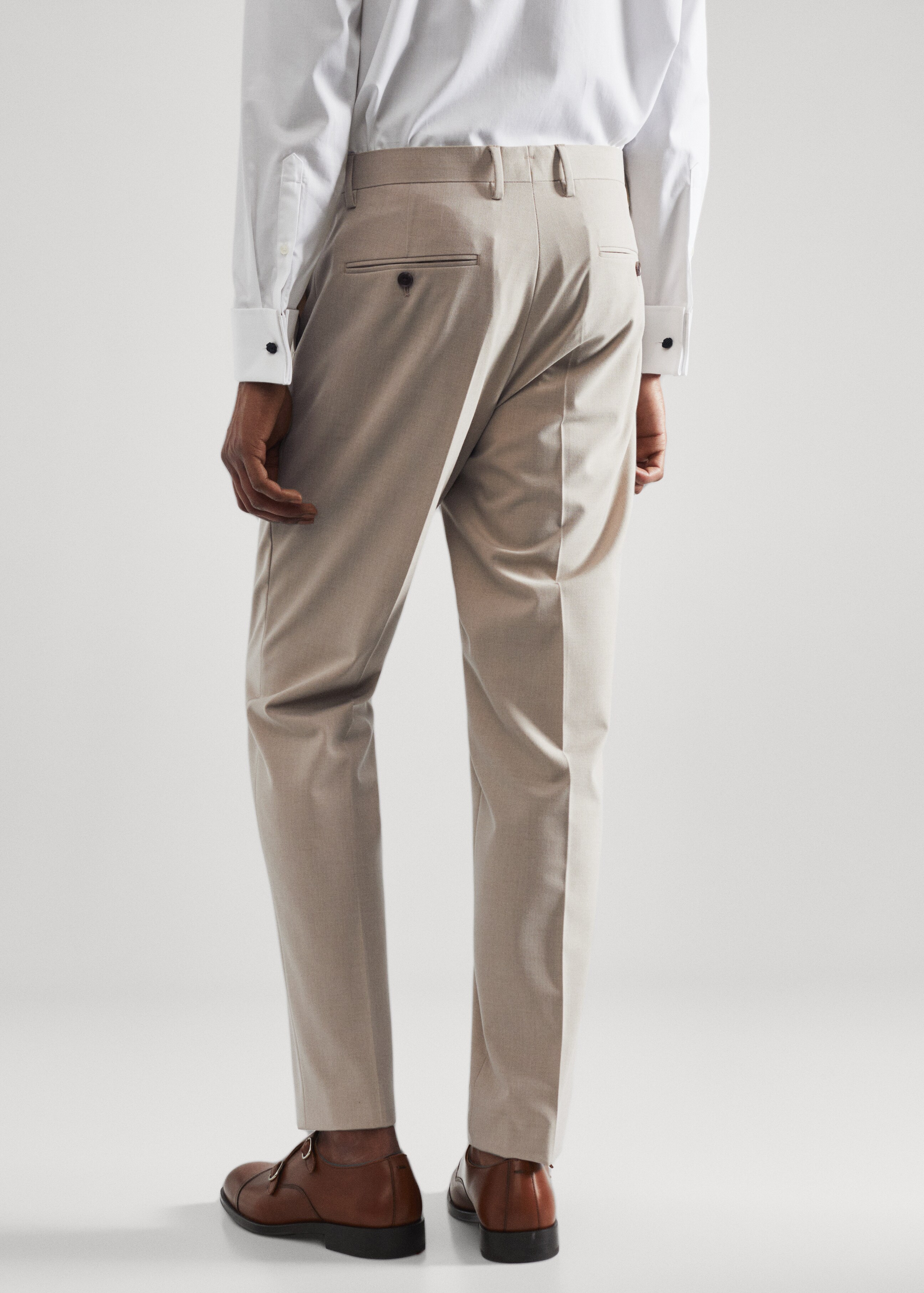 Pantalón traje slim fit tejido strech - Reverso del artículo
