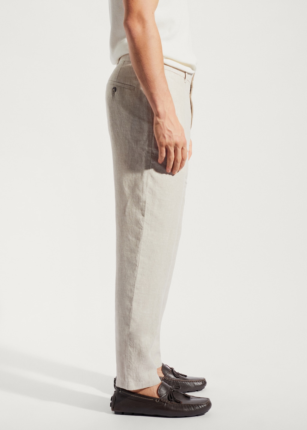 Slim-fit 100% linen trousers - Details of the article 4