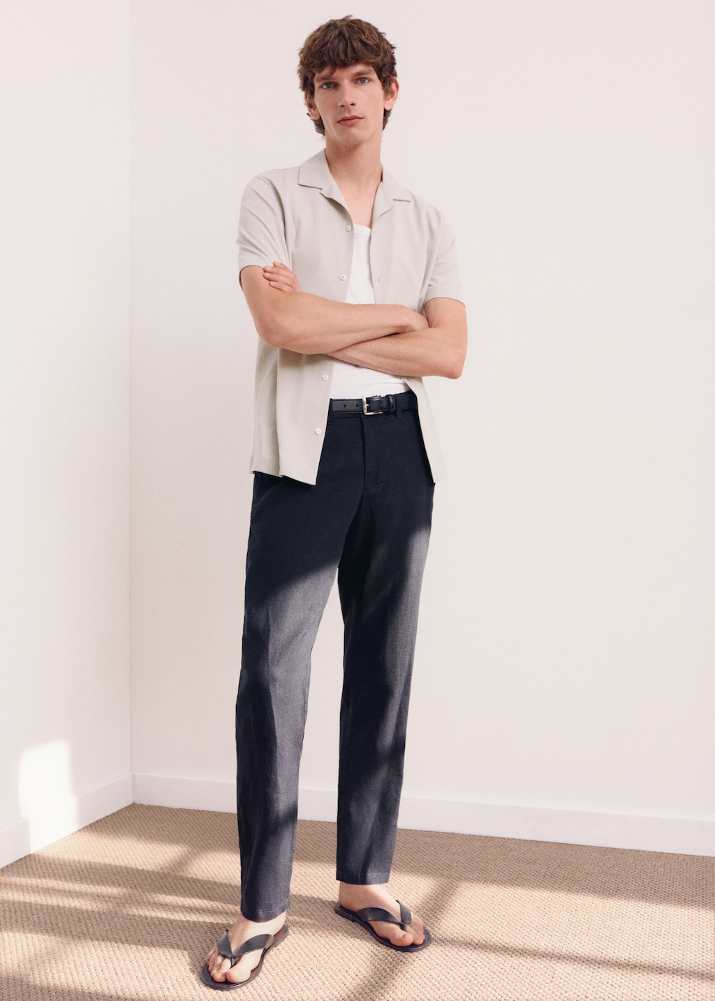 Slim-fit 100% linen trousers - Details of the article 5