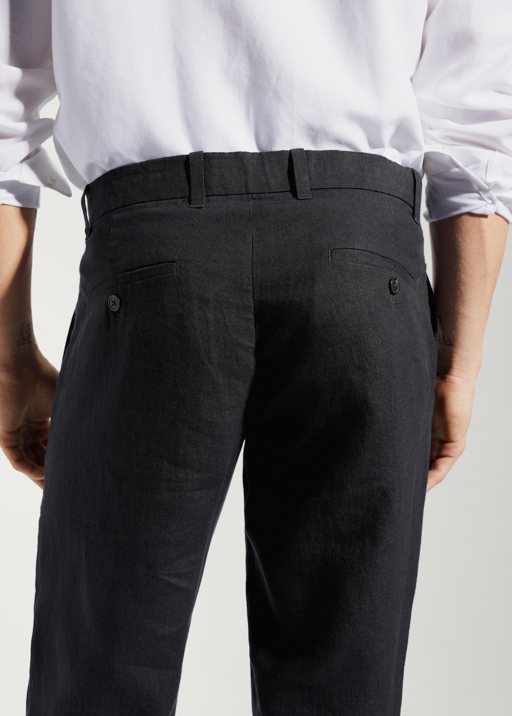 Slim-fit 100% linen trousers - Details of the article 6