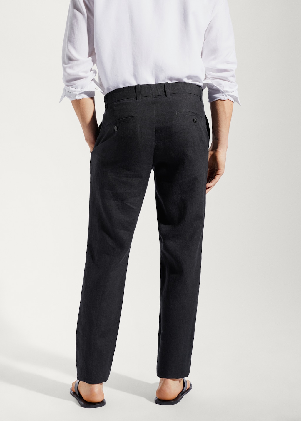 Slim-fit 100% linen trousers - Reverse of the article