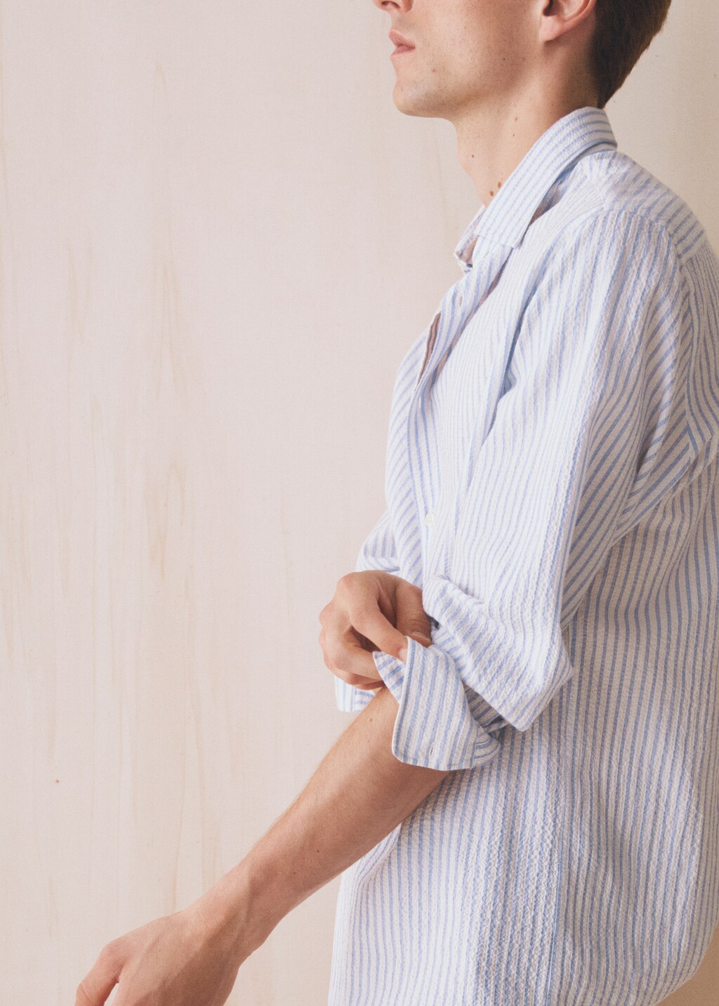 100% cotton seersucker striped shirt - Details of the article 5