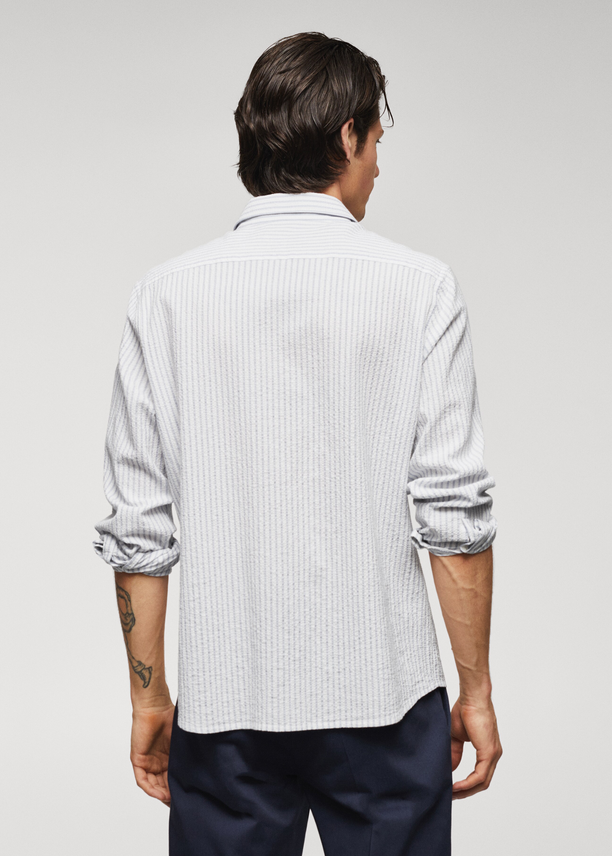 100% cotton seersucker striped shirt - Reverse of the article