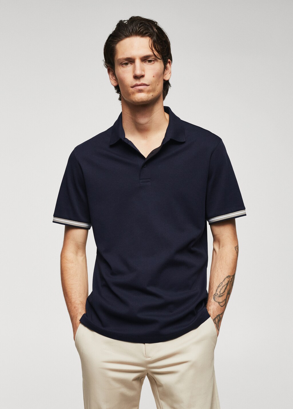 100% cotton polo shirt with contrast piping - Medium plane