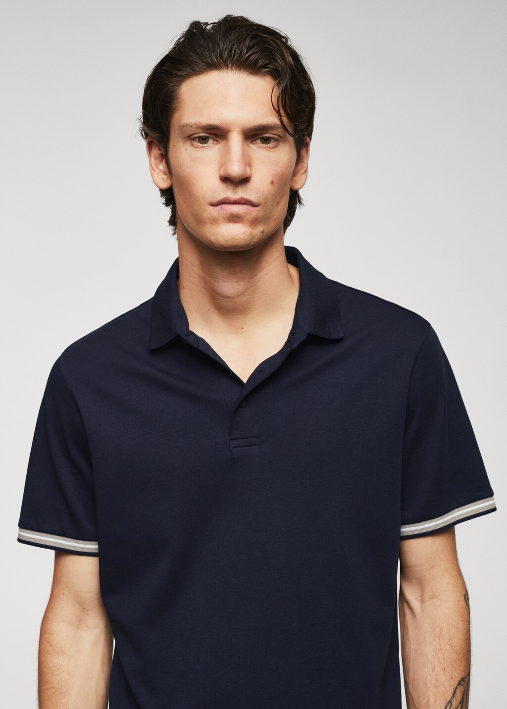 100% cotton polo shirt with contrast piping - Details of the article 1