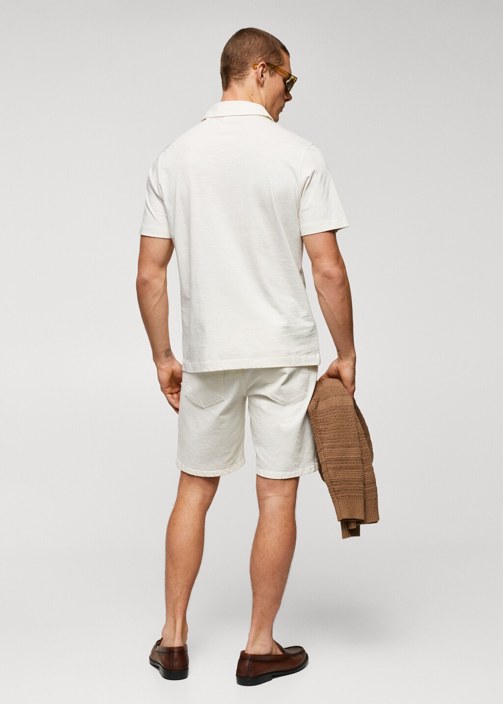 100% cotton basic polo shirt  - Reverse of the article