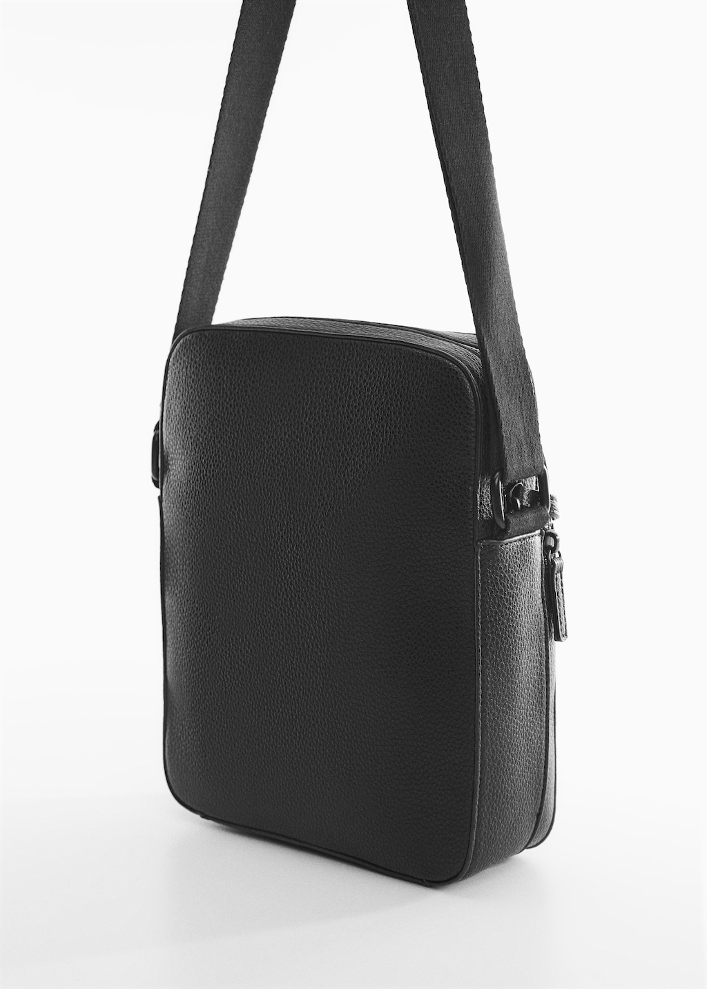 Leather-effect shoulder bag - Details of the article 1