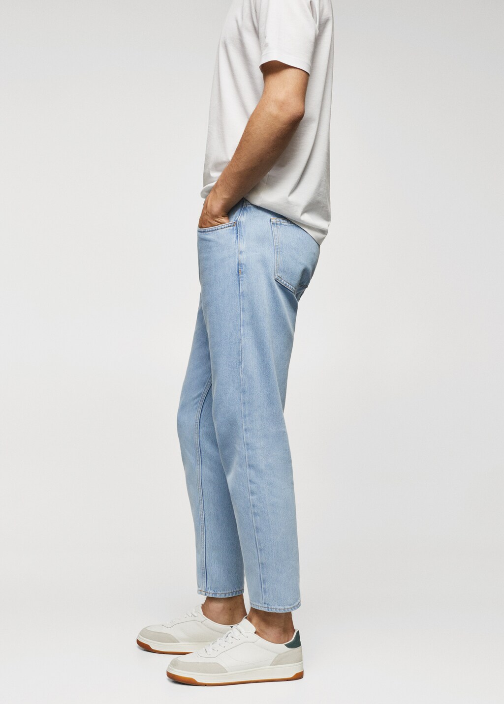 Lightweight light-wash tapered-fit jeans - Details of the article 2