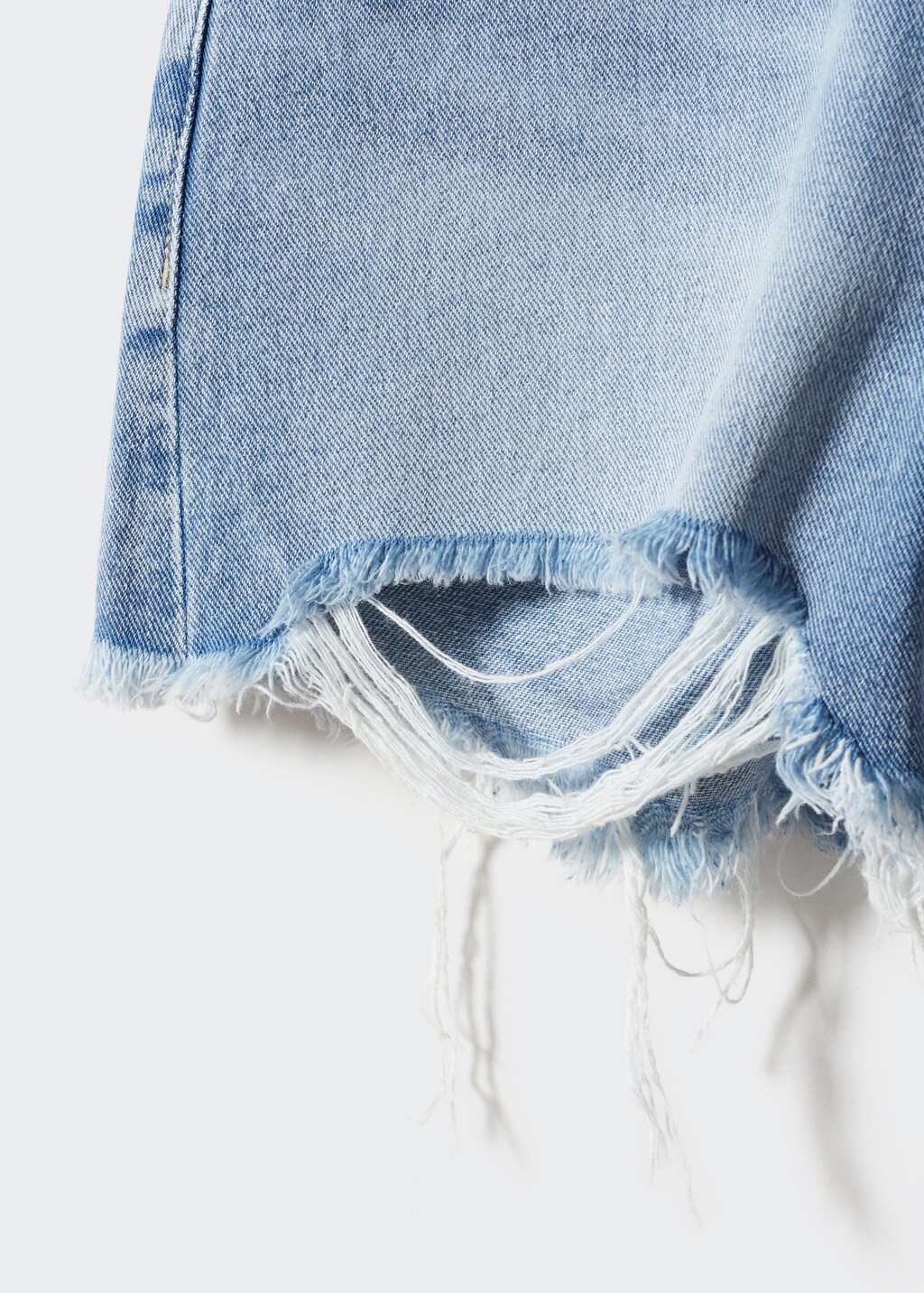 Jeansshorts mit Zierrissen - Detail des Artikels 8