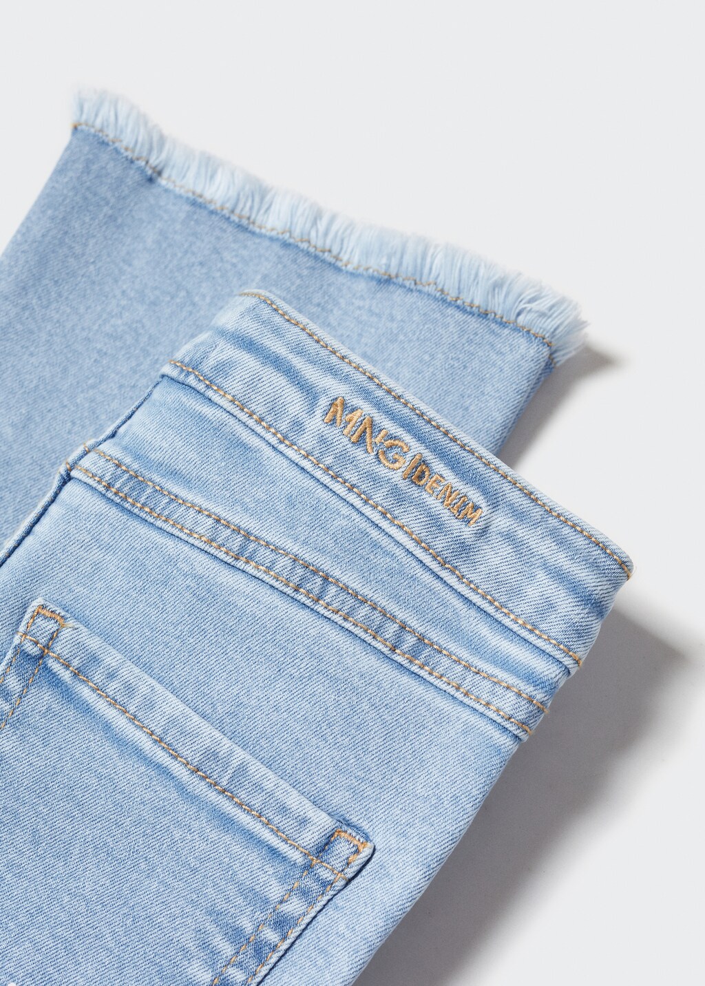 Trumpet jeans - Details of the article 8