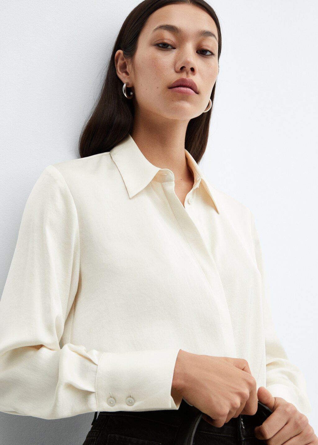 Satin finish flowy shirt - Details of the article 1