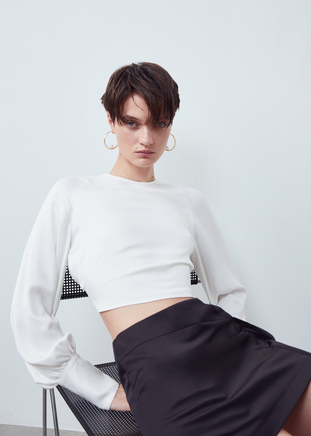 Crop top with open back - Details of the article 6