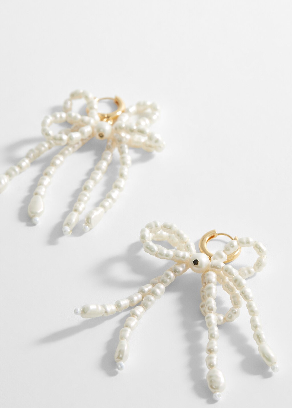 Pearl bow earings - Details of the article 1