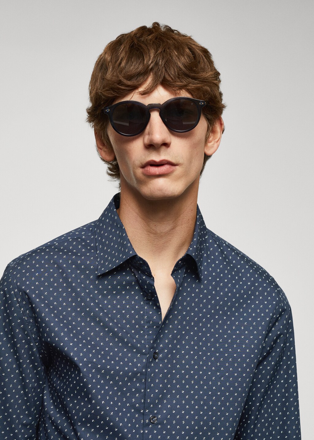 100% cotton shirt with micro-leaf print - Details of the article 1