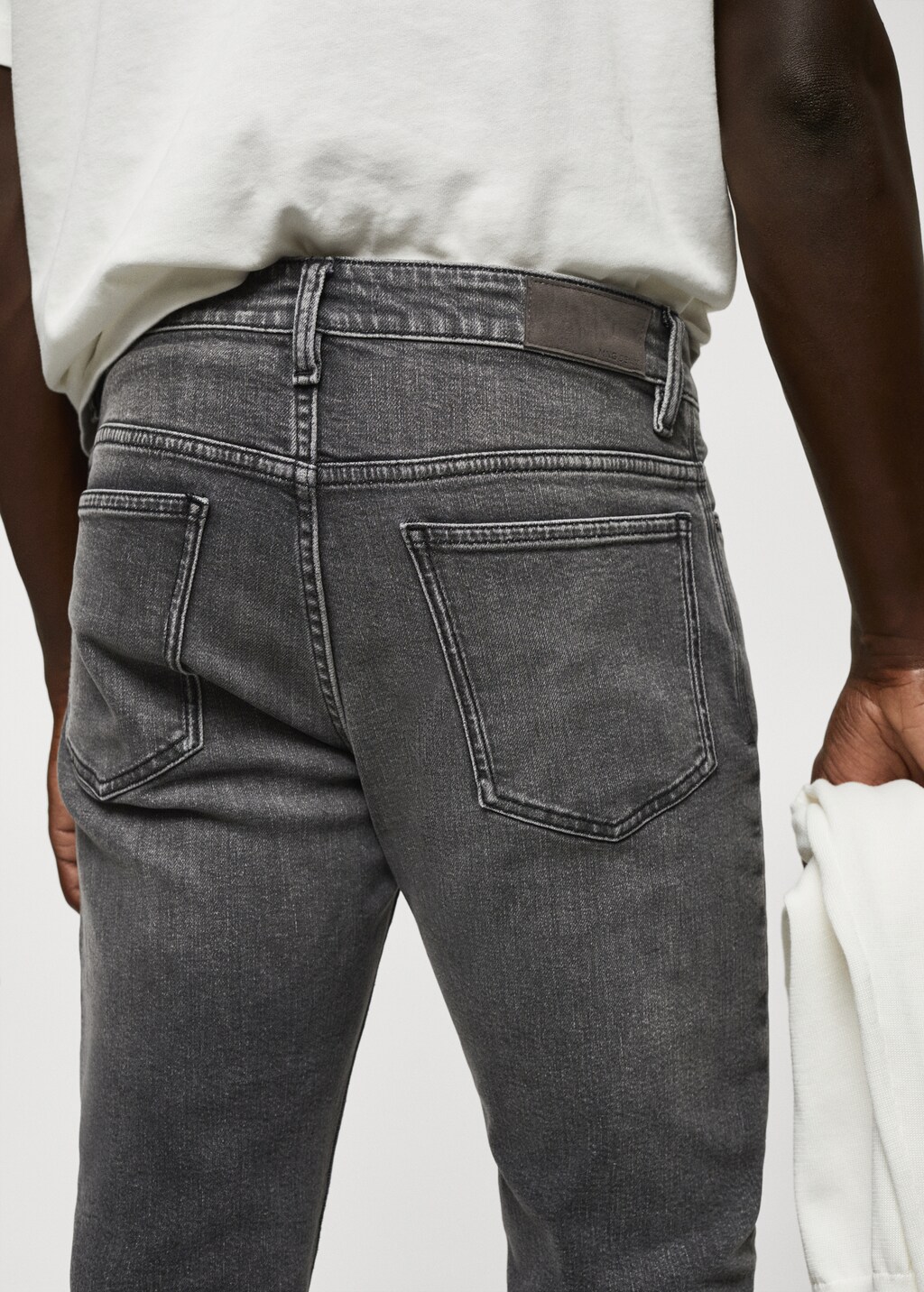 Tom tapered cropped jeans - Details of the article 4