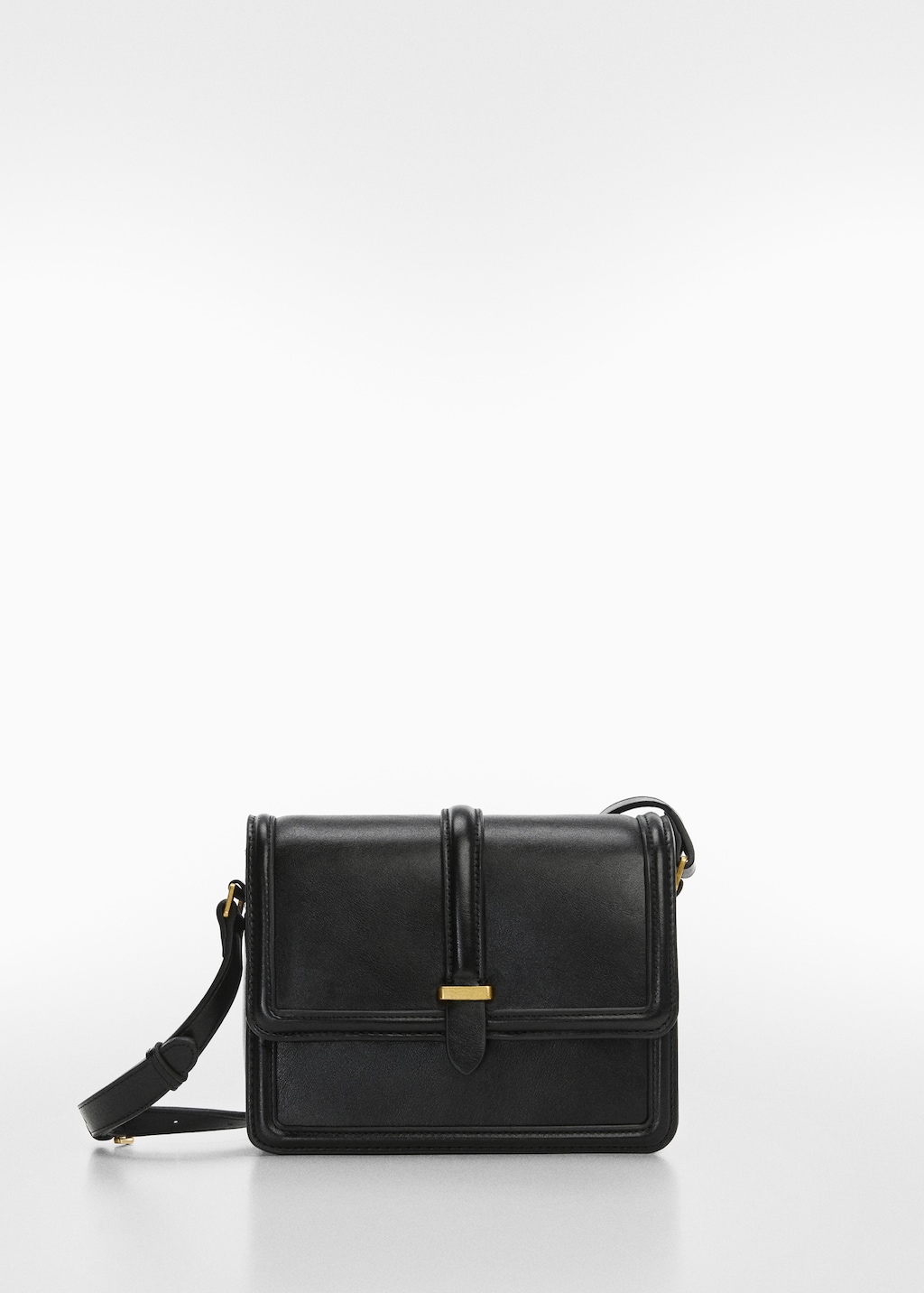 Crossbody bag with flap