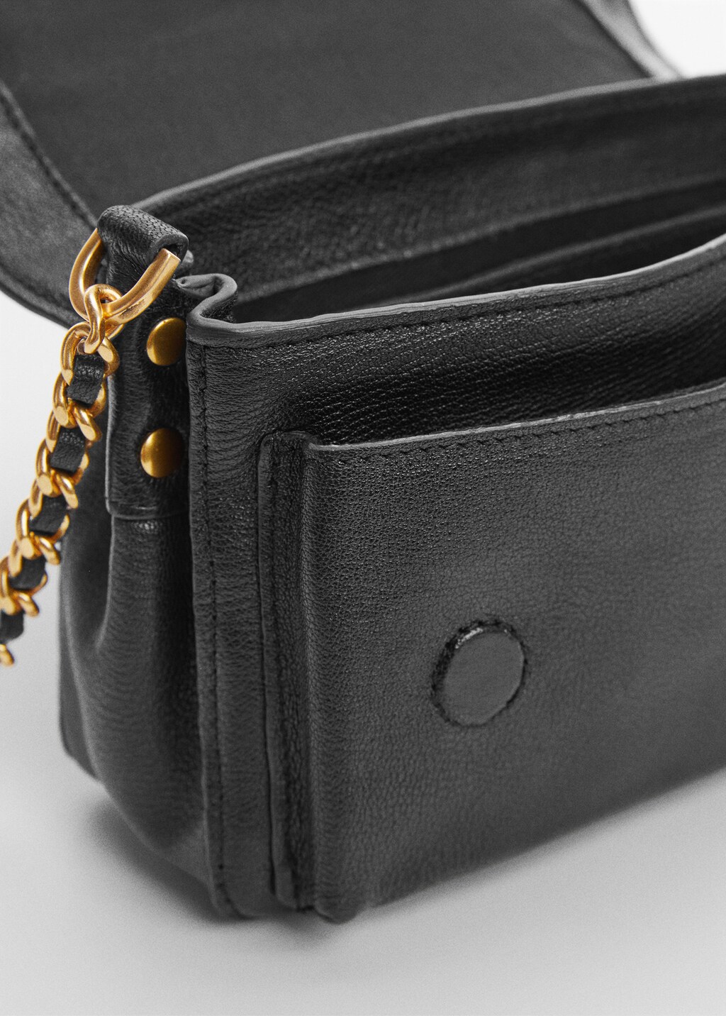 Flap leather bag - Details of the article 2