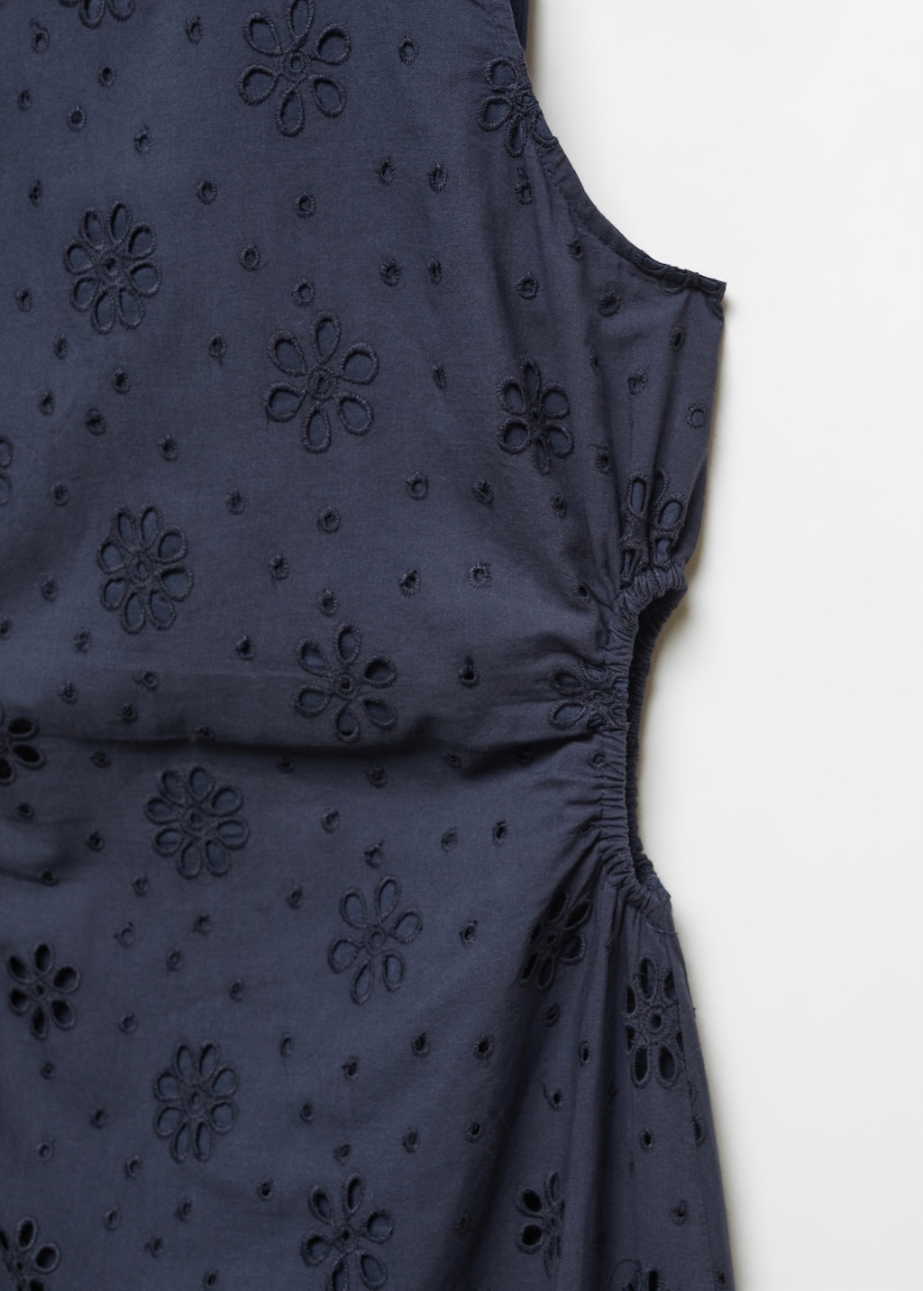 Embroidered dress with side slits - Details of the article 8