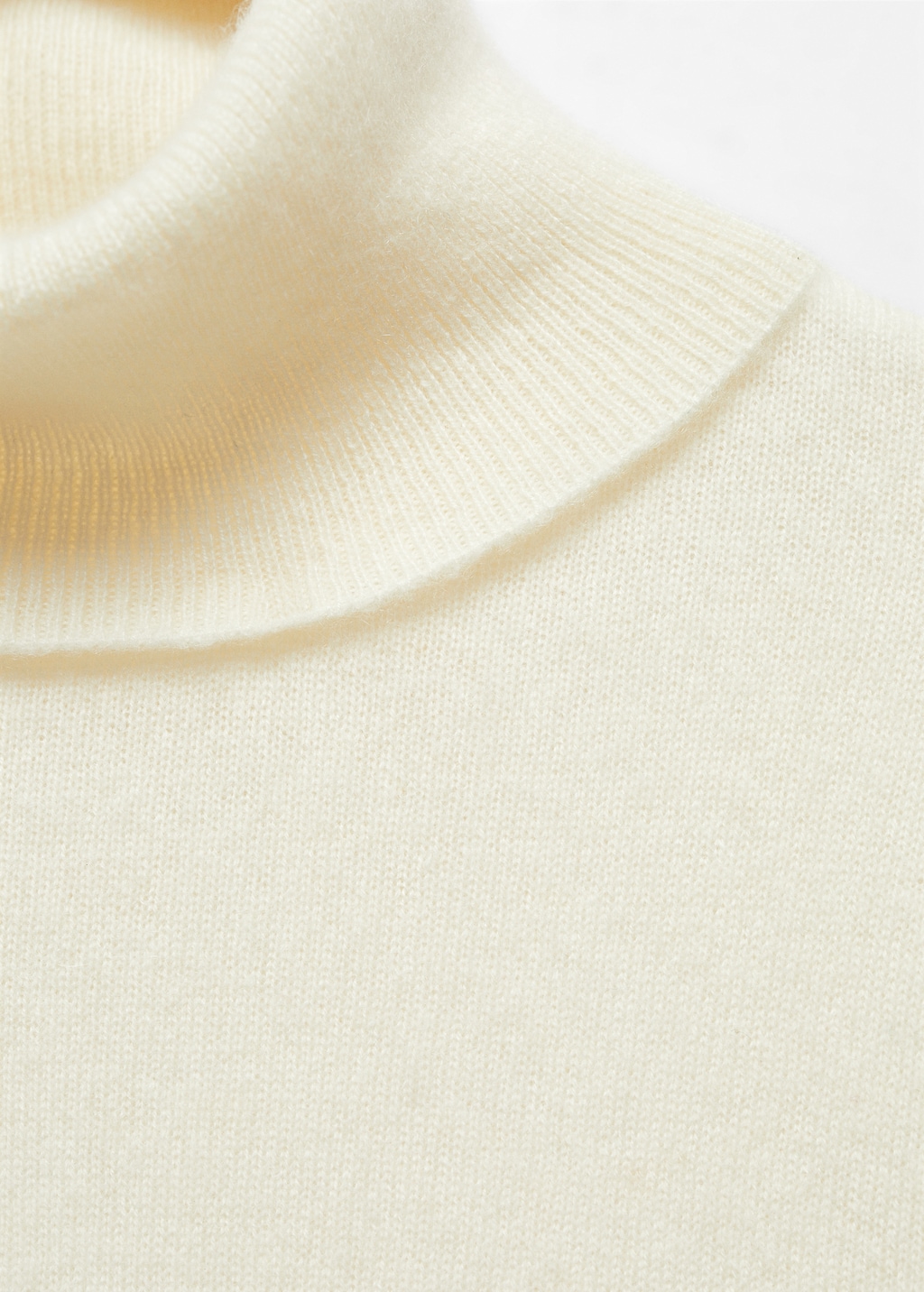 100% cashmere turtleneck sweater - Details of the article 8