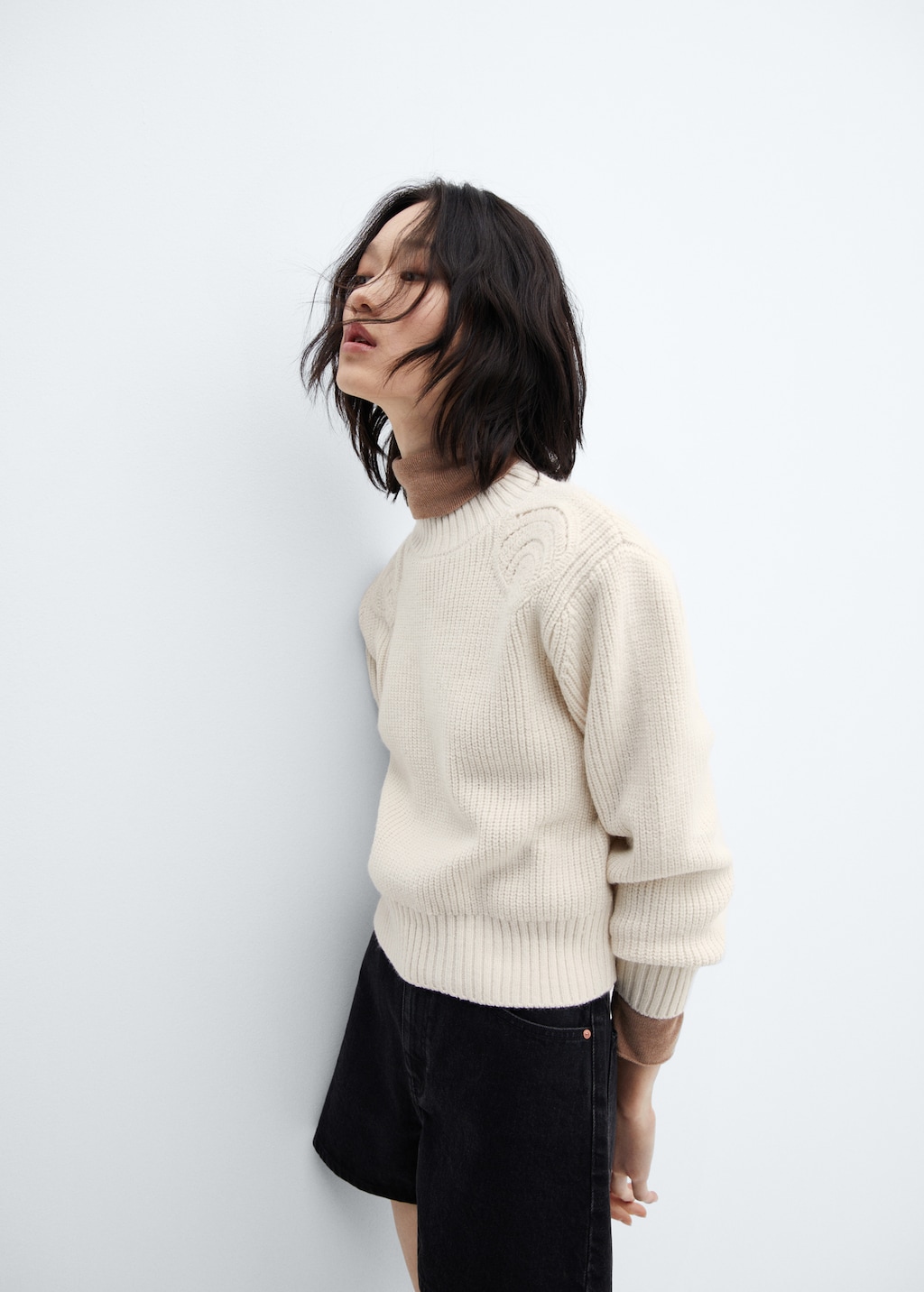 Perkins-neck sweater with shoulder detail - Details of the article 2