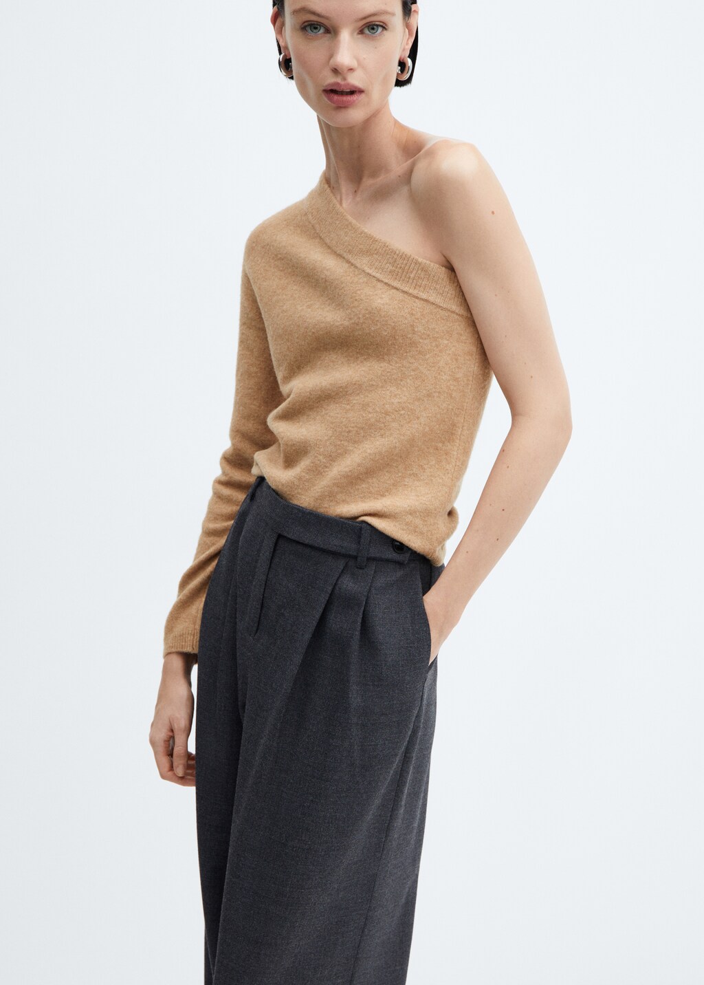 Asymmetric knit sweater - Medium plane