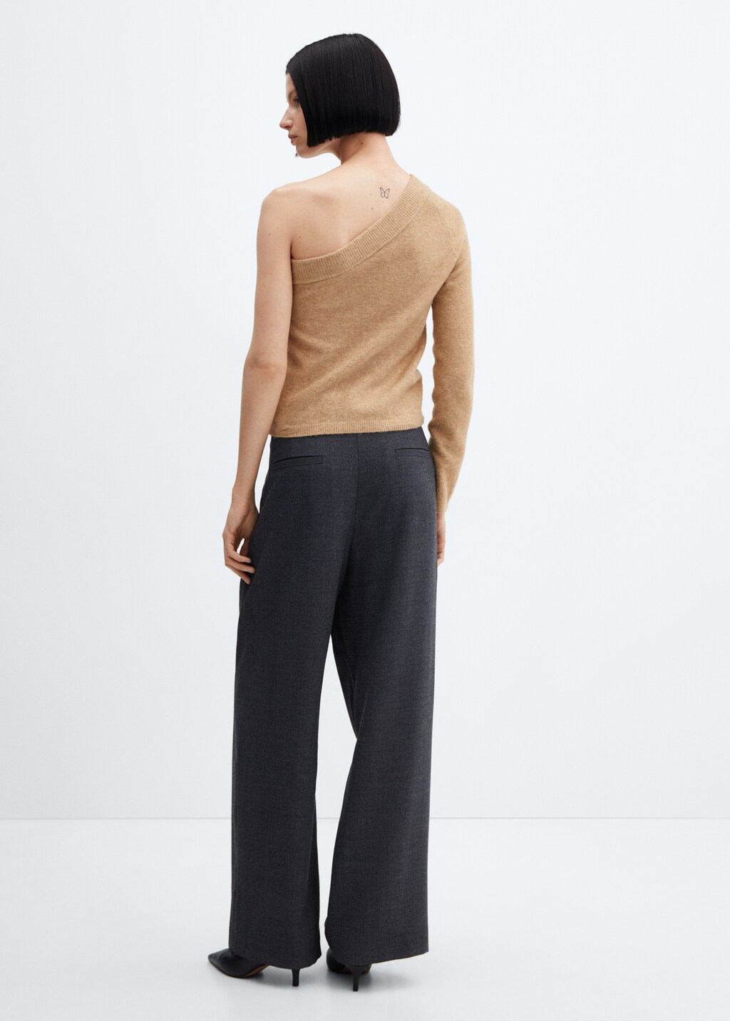 Asymmetric knit sweater - Reverse of the article