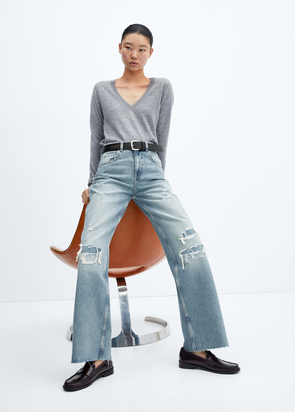 Decorative ripped wideleg jeans - Details of the article 2