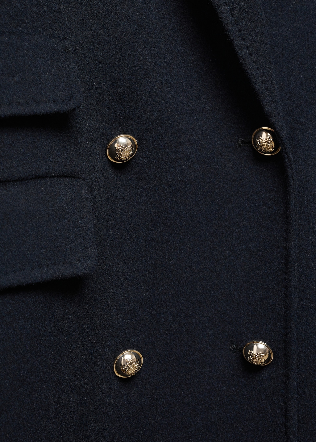 Handmade buttoned wool coat - Details of the article 8