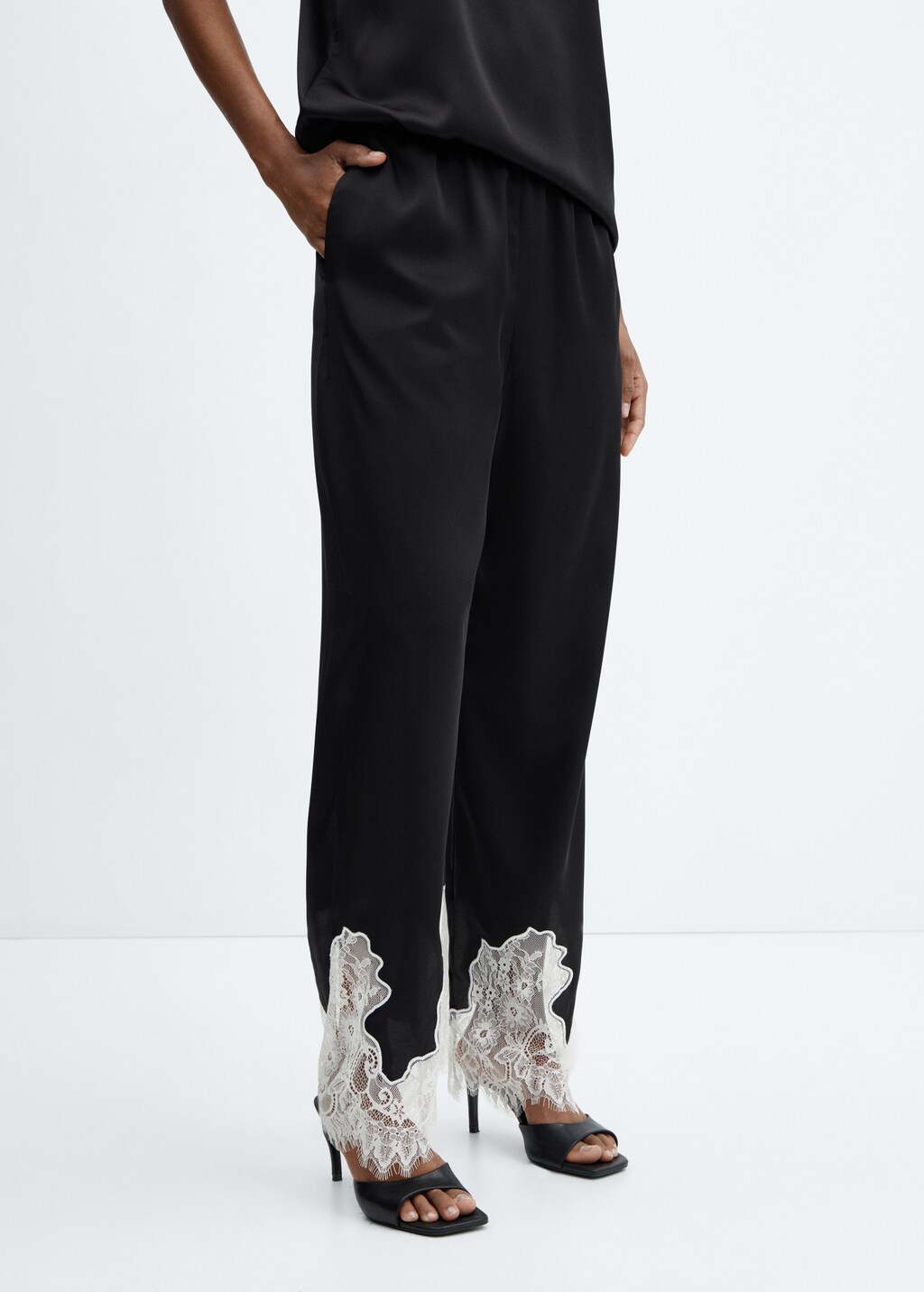 Trousers with lace hem detail  - Medium plane